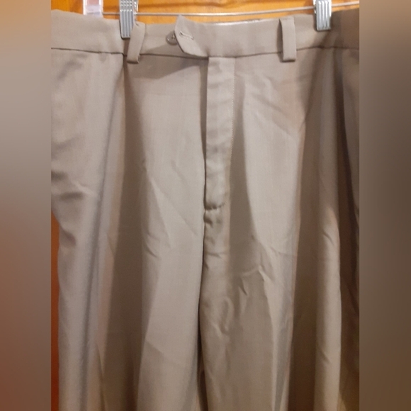 Haggar Men's Khaki Casual Dress Pants Size 38/30 - Picture 2 of 5